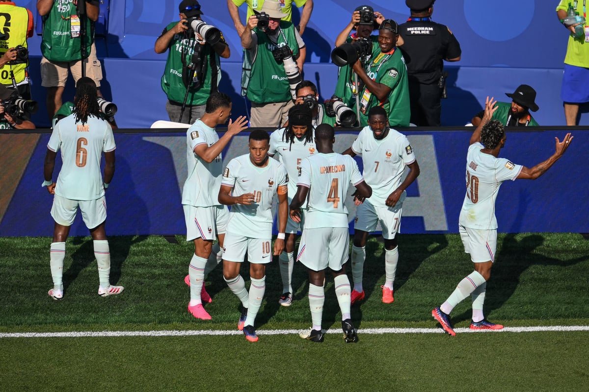 France beat Morocco 2-0 to reach World Cup semi-finals