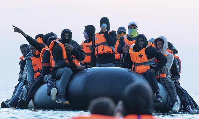 Hundreds more migrants cross Channel in Burnham's first week than Starmer's first seven days