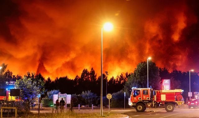 Thousands evacuated as intense wildfire spreads in southwestern France