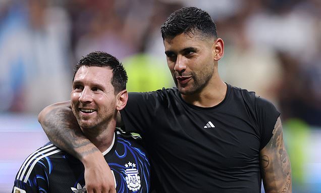 Cristian Romero slams Gary Neville as «stupid» after England World Cup exit