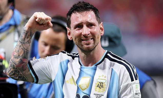 Lionel Messi inspires Argentina to stunning World Cup comeback against Egypt